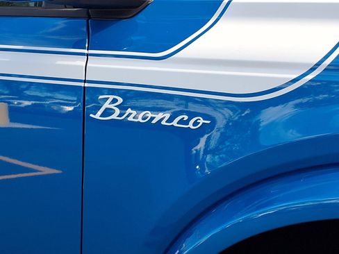 Used 2023 Ford Bronco Outer Banks AWD/4WD image 30