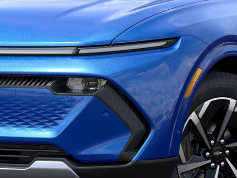 New 2025 Chevrolet Equinox EV LT AWD/4WD image 35