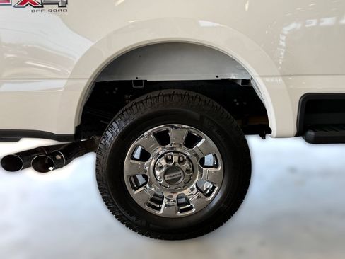 Certified 2025 Ford F250 Lariat w/ Lariat Ultimate Package AWD/4WD image 12