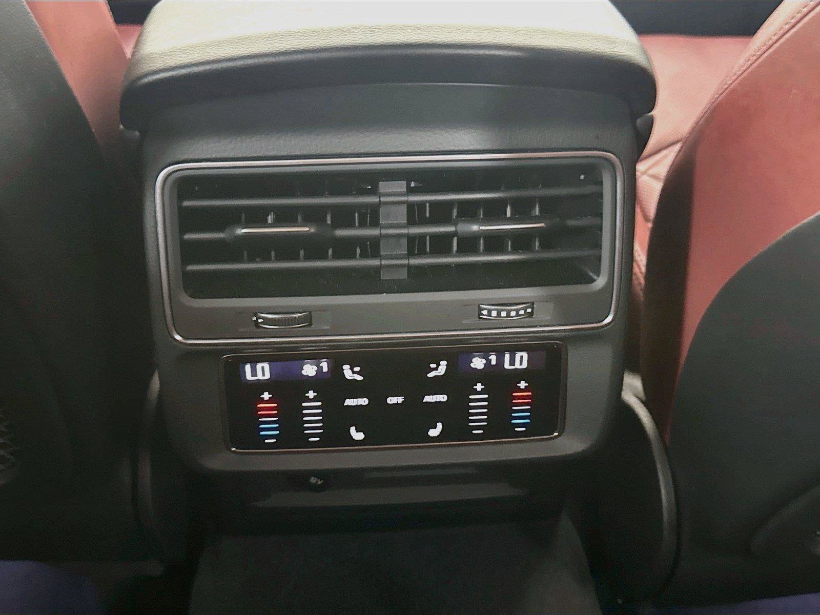 Used 2024 Audi SQ8 Prestige AWD/4WD image 26