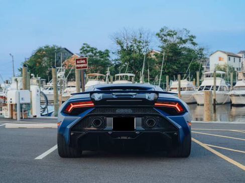 Used 2023 Lamborghini Huracan Tecnica RWD image 8
