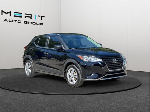 Used 2022 Nissan Kicks S FWD image 1