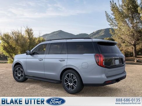 New 2026 Ford Expedition Active image 4