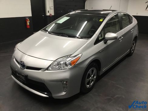 Used 2015 Toyota Prius Three image 6