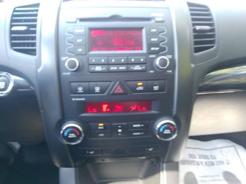 Used 2011 Kia Sorento EX w/ Premium Pkg AWD/4WD image 32
