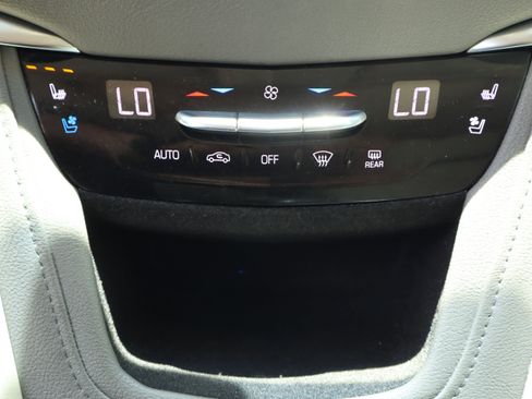 Used 2019 Cadillac XT5 Premium Luxury FWD image 32