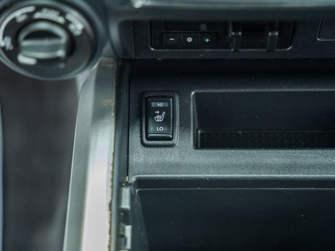 Used 2022 Nissan Titan SV w/ SV Convenience Package image 26