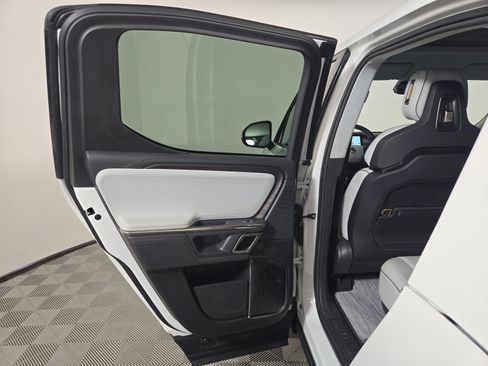 Used 2024 Rivian R1T Adventure Dual AWD/4WD image 17