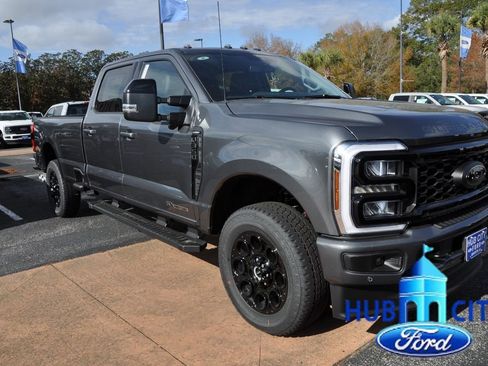 New 2026 Ford F350 Lariat w/ Black Appearance Package image 7