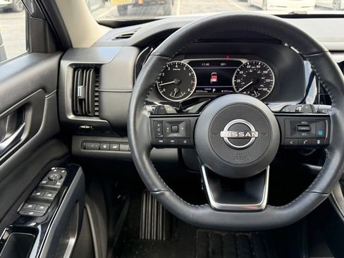 Used 2023 Nissan Pathfinder SL w/ Black Appearance Package FWD image 20