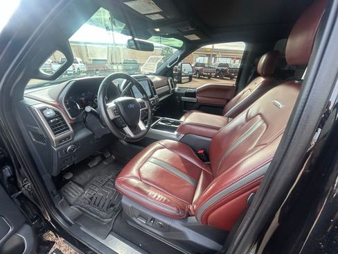 Used 2022 Ford F250 Platinum w/ FX4 Off-Road Package AWD/4WD image 12