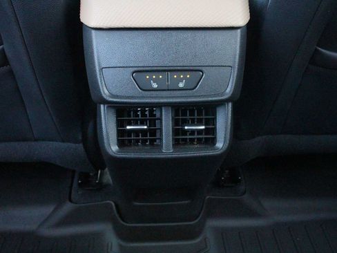 Used 2025 Chevrolet Equinox ACTIV w/ Safety and Technology Package FWD image 30
