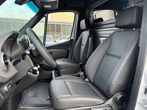 Used 2026 Mercedes-Benz Sprinter 2500 image 10