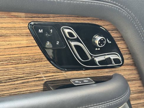 Used 2019 Land Rover Range Rover Long Wheelbase Supercharged AWD/4WD image 27