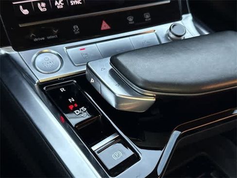 Used 2019 Audi e-tron Premium Plus image 23