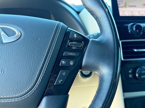 Used 2024 INFINITI QX80 Sensory image 40