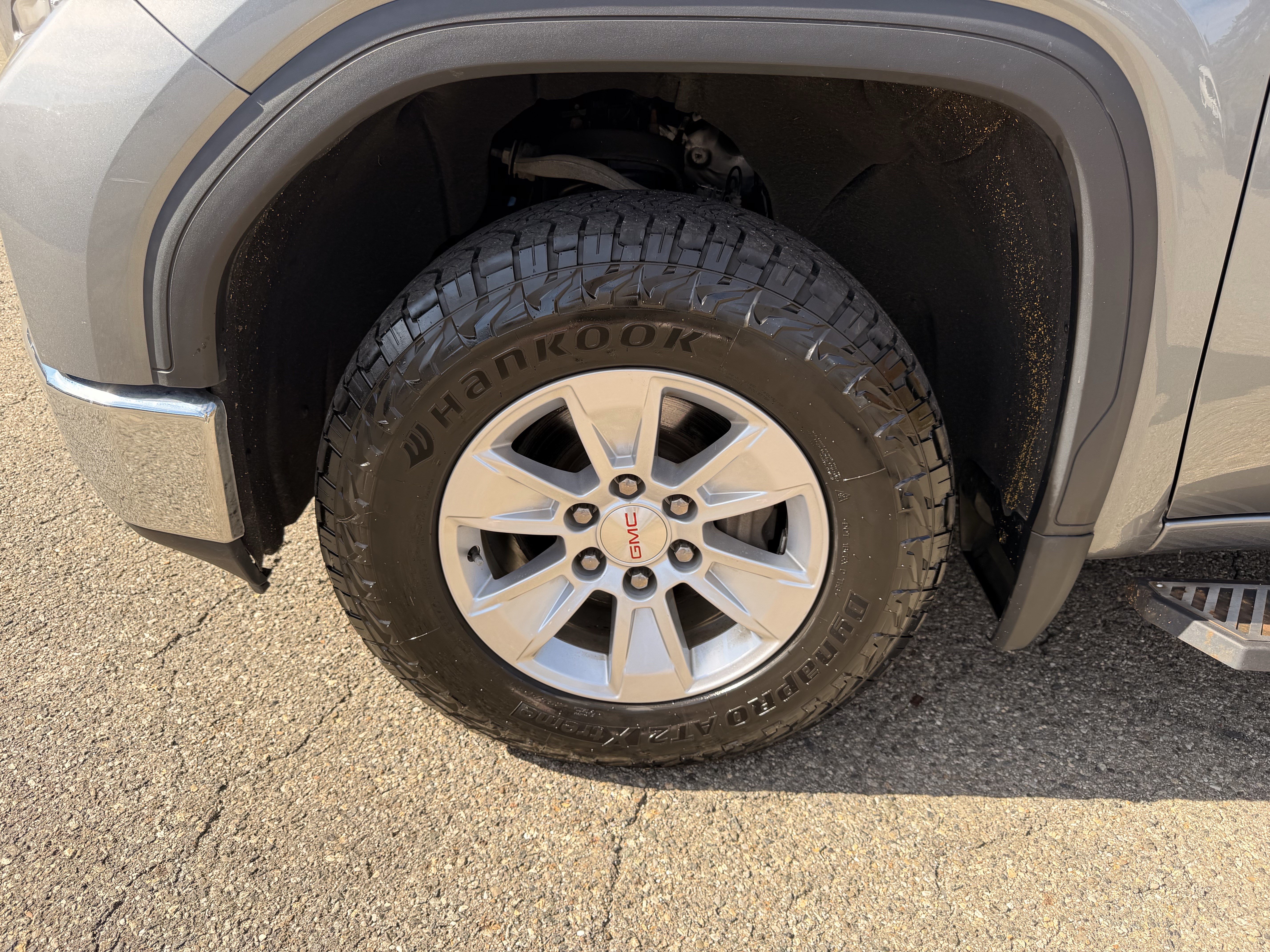Used 2019 GMC Sierra 1500 SLE w/ SLE Value Package AWD/4WD image 7