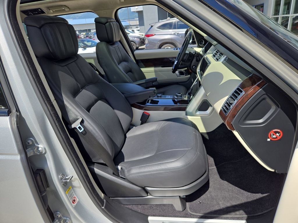 Used 2018 Land Rover Range Rover Supercharged AWD/4WD image 17