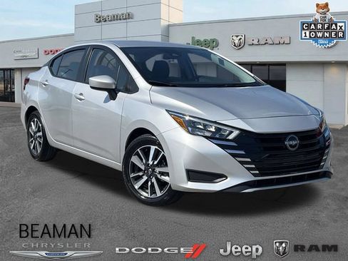 Used 2025 Nissan Versa SV FWD image 1
