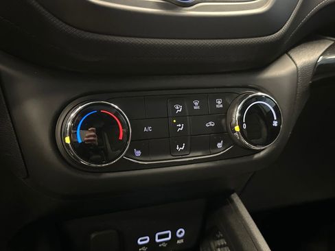 Used 2023 Chevrolet TrailBlazer LT AWD/4WD image 15