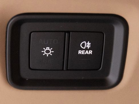 Used 2024 Porsche Cayenne AWD/4WD image 72