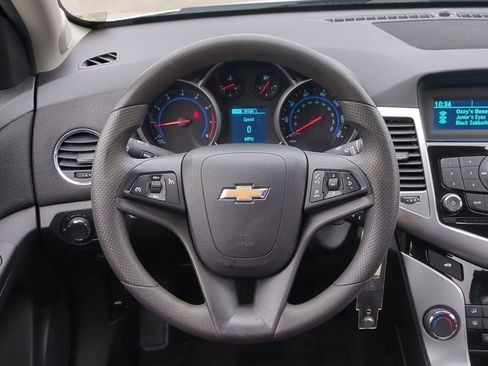 Used 2016 Chevrolet Cruze LT image 22