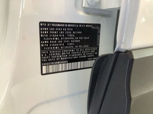 Used 2024 Volkswagen Taos SE image 20