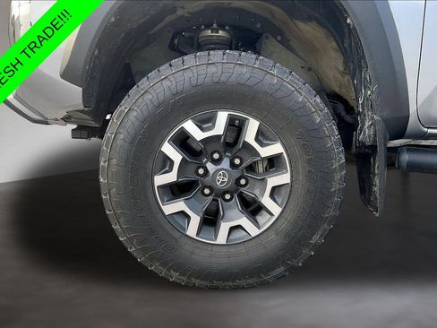 Used 2021 Toyota Tacoma TRD Off-Road w/ TRD Premium Off Road Package AWD/4WD image 32