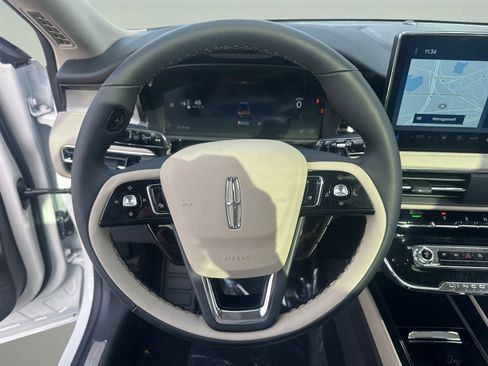 New 2026 Lincoln Corsair Premiere image 10