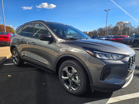 New 2026 Ford Escape ST-Line w/ Tech Pack #1 image 3