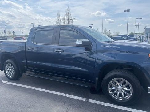 Used 2020 Chevrolet Silverado 1500 LT w/ LT Value Package image 3