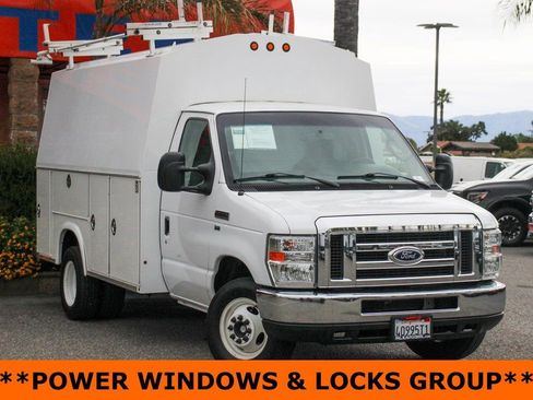 Used 2014 Ford E-350 and Econoline 350 Super Duty w/ Power Windows & Locks Group image 2