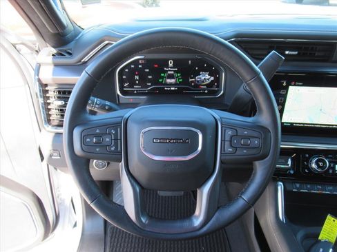 Used 2025 GMC Sierra 2500 Denali Ultimate image 19