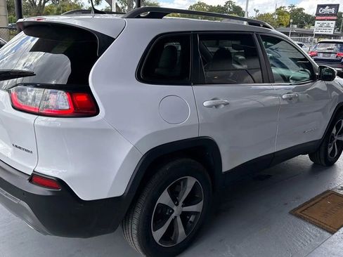 Used 2019 Jeep Cherokee Limited AWD/4WD image 4