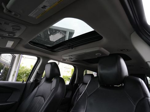 Used 2011 GMC Acadia Denali AWD/4WD image 24