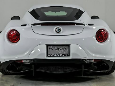 Used 2015 Alfa Romeo 4C Coupe w/ Leather Interior Group RWD image 10