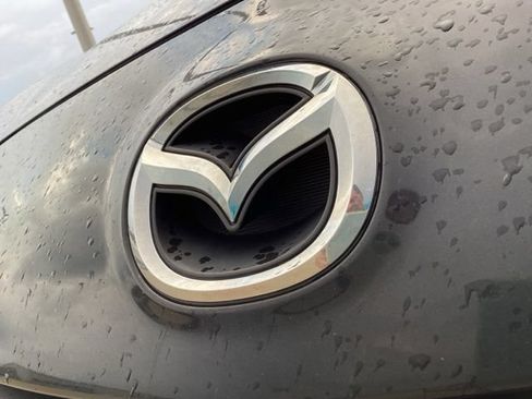Used 2013 MAZDA MAZDA3 i SV FWD image 2