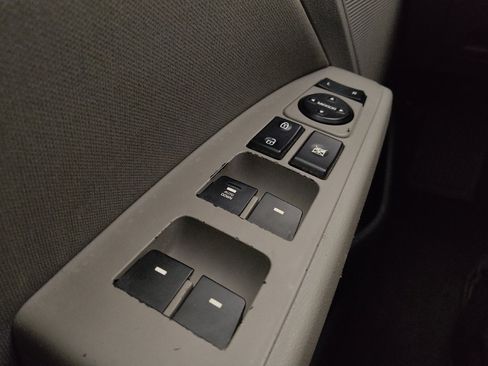 Used 2020 Hyundai Elantra SEL image 27