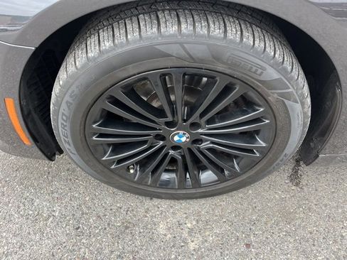 Used 2018 BMW 530i w/ Premium Package image 18