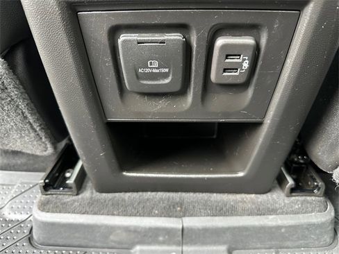 Used 2023 Chevrolet Traverse Premier w/ Redline Edition image 30