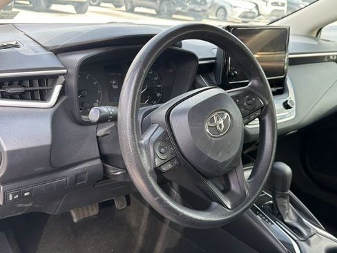 Used 2023 Toyota Corolla LE image 12
