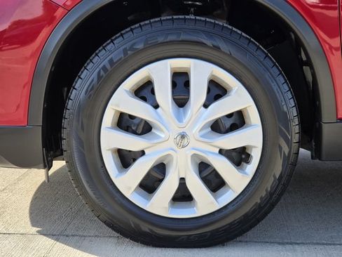 Used 2017 Nissan Rogue S AWD/4WD image 8