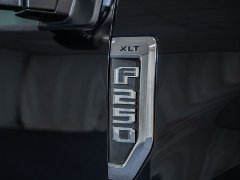 Used 2021 Ford F250 XLT w/ XLT Premium Package image 17