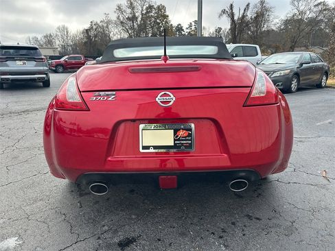 Used 2019 Nissan 370Z Touring image 7