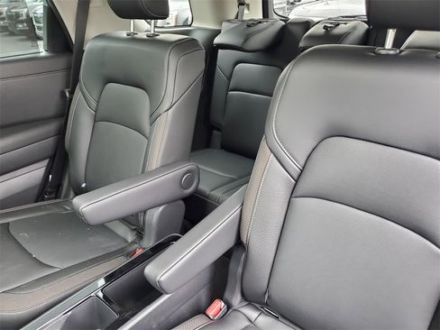 Used 2026 Nissan Pathfinder SL image 17