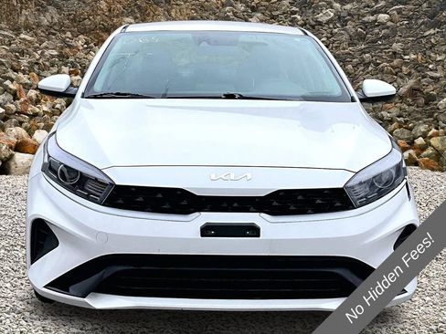 Used 2023 Kia Forte LXS FWD image 3