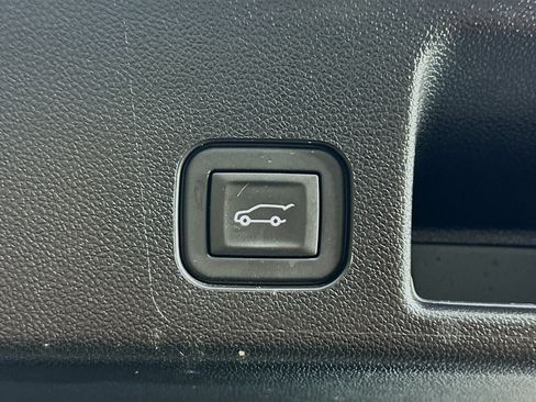 Used 2025 Chevrolet Equinox EV RS image 31