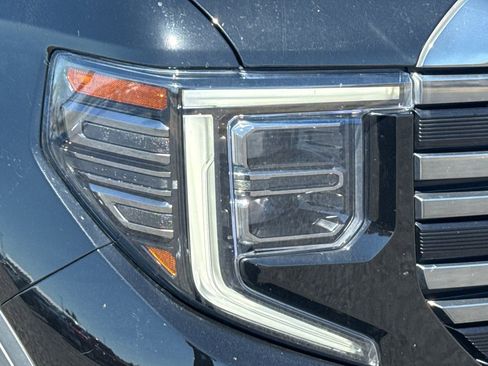 Used 2023 GMC Sierra 1500 AT4 w/ AT4 Premium Package AWD/4WD image 46