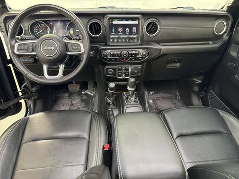 Used 2022 Jeep Wrangler Unlimited Sahara w/ Cold Weather Group AWD/4WD image 24