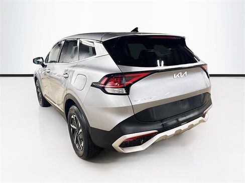 Used 2023 Kia Sportage LX image 5